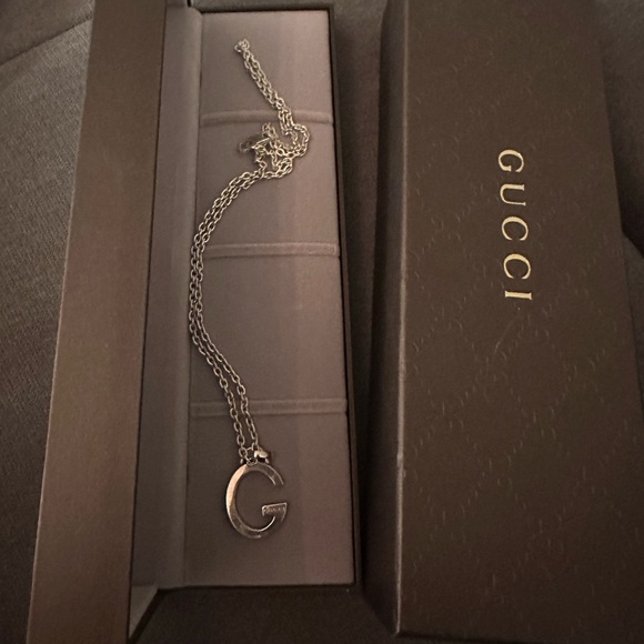 Gucci necklace. Gucci G. Sterling silver - Picture 1 of 1